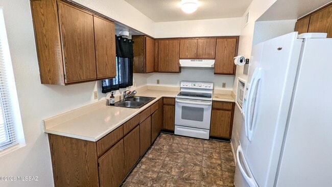 Building Photo - 3853 E Mainyard Pl