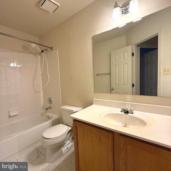 Building Photo - 13120 Misty Glen Ln