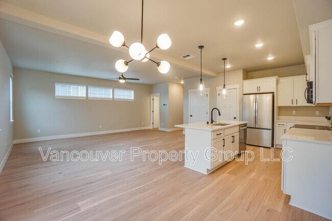 Building Photo - 2351 E Otter Lp