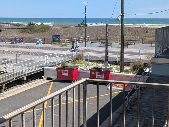 Building Photo - 3801 Boardwalk