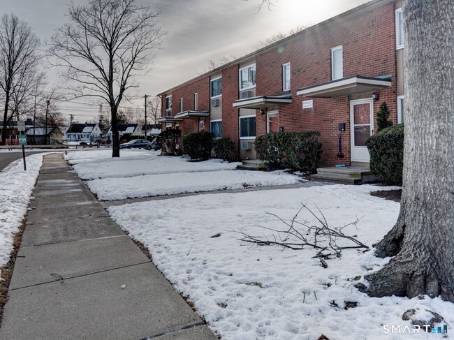 Building Photo - 275 Pierremount Ave