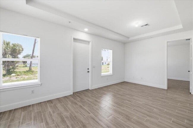 Building Photo - 195 Rotonda Blvd W