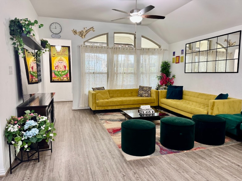 Building Photo - 1609 Harrongton Wy