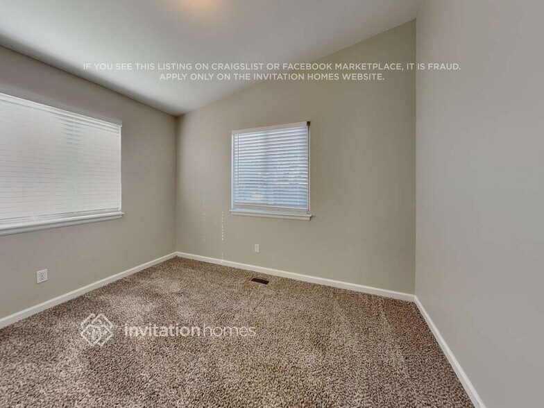 Building Photo - 2865 Leoti Dr