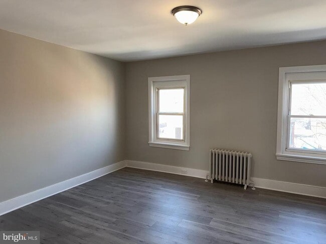 Building Photo - 706 Chain St