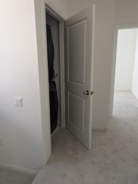 Building Photo - 2430 E Lincoln Ave