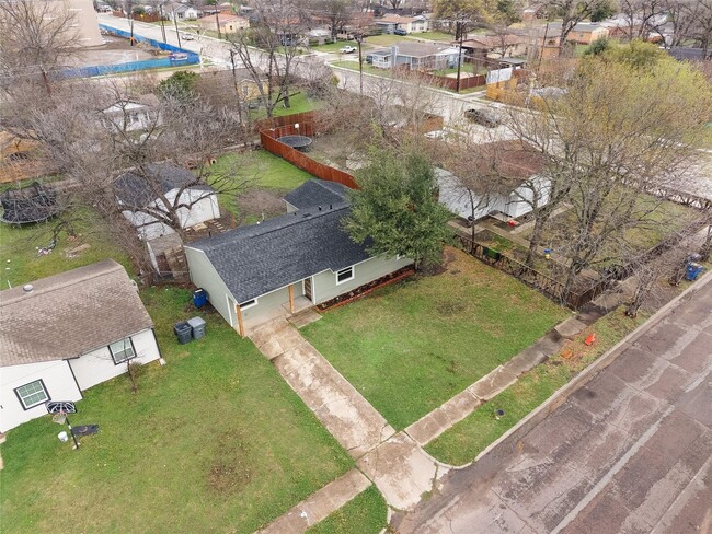 Building Photo - 2655 Larry Dr