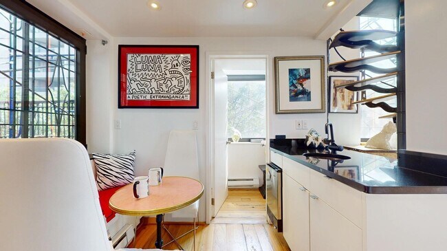 Building Photo - 1255 5th Ave