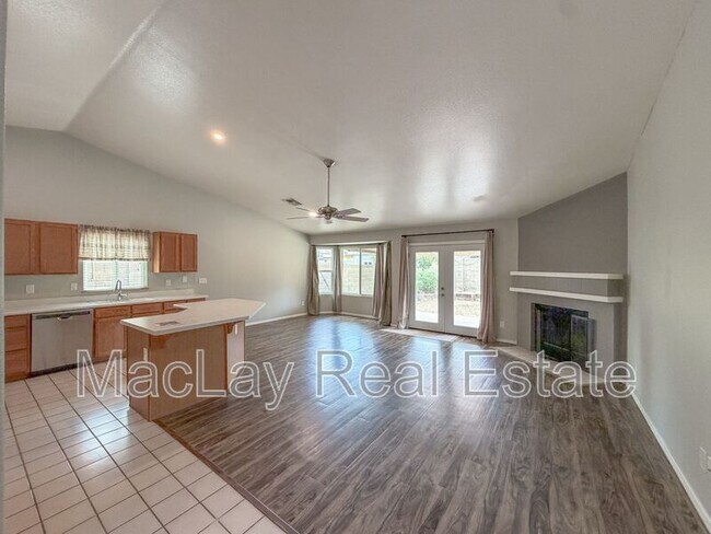 Building Photo - 2934 E Blackhawk Dr