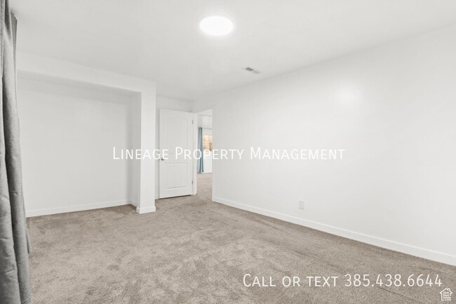 Building Photo - 4487 St Andrews Dr