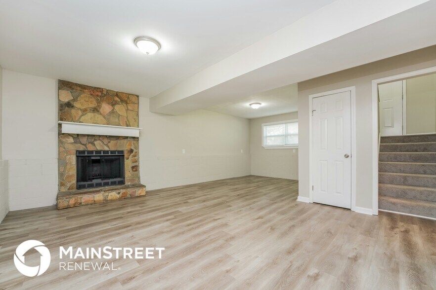 Building Photo - 2535 Kelly Lake Dr