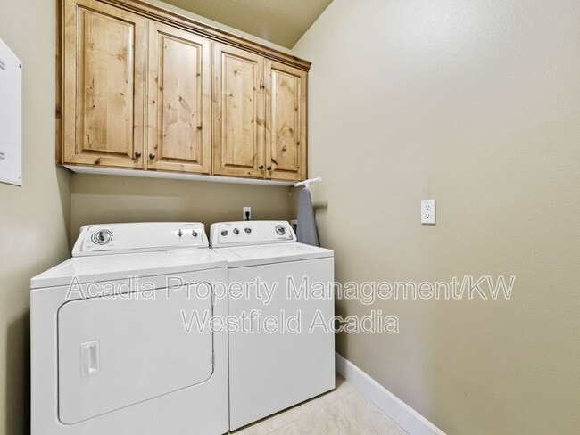 Building Photo - 912 N 980 W