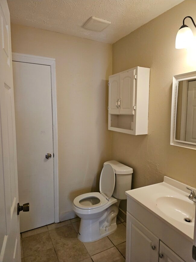 Building Photo - 3126 Caliente Ln