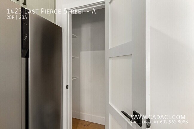 Building Photo - 1423 E Pierce St