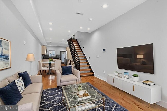 Building Photo - 431 W Norris St