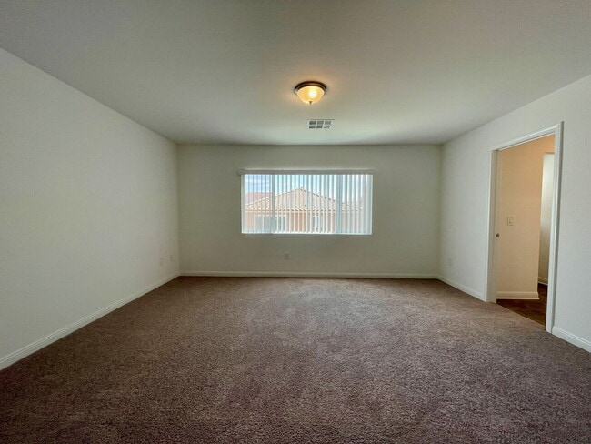 Building Photo - BEAUTIFUL 5 BED 3.5 BATH 3 FLOORS 2 CAR GARAGE SINGLE FAMILY HOME W/ LARGE LOFT & BACKYARD FOR RENT!