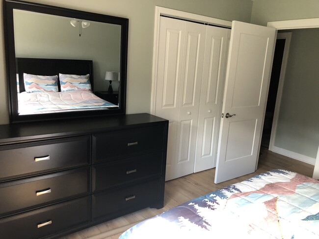 Back bedroom - 12898 Lincoln Lake Ct