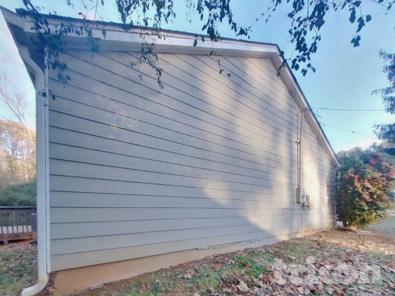 Building Photo - 3845 Forsythia Way