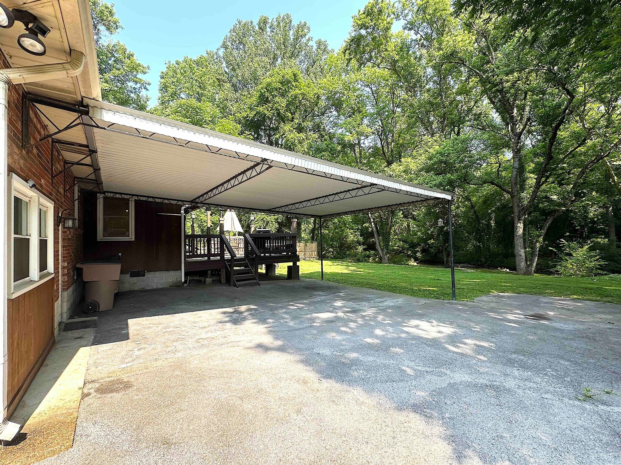 Building Photo - 5011 Suter Dr