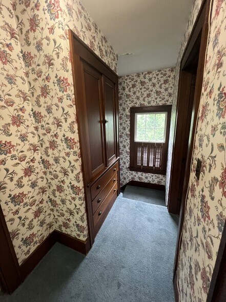 Building Photo - 115 Heights Ct