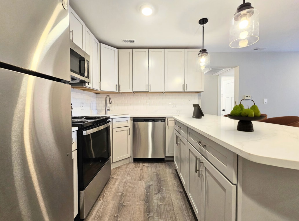 Building Photo - 1214 N La Salle Dr