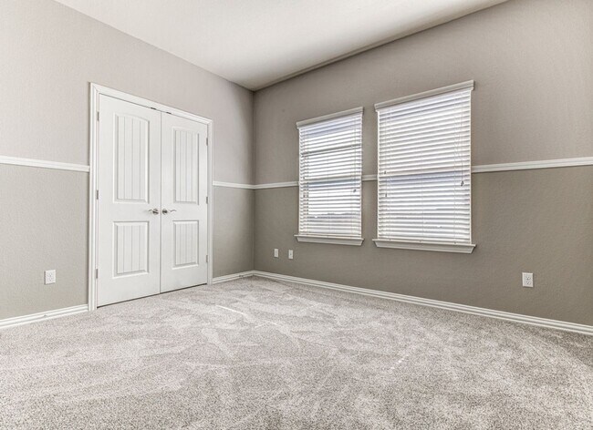 Building Photo - 508 Nogales Ln