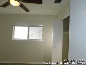 Building Photo - 923 Spring Park St