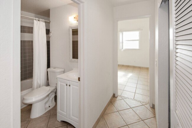 Building Photo - Long Term, Unfurnished Rental in Imperial ...