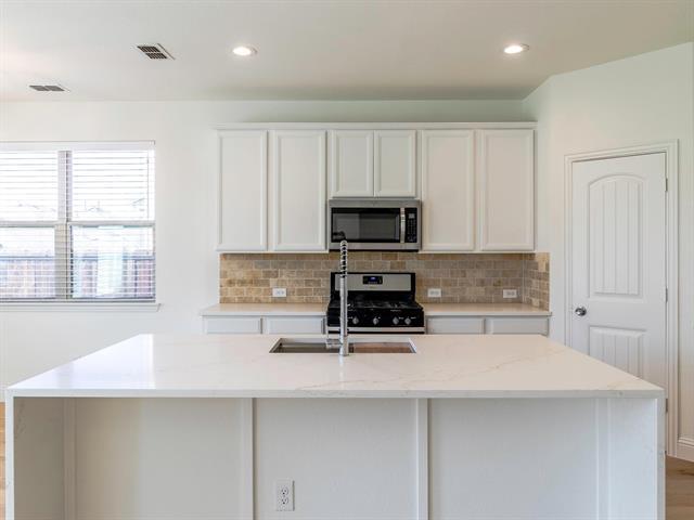 Building Photo - 1700 Meadow Trail Ln