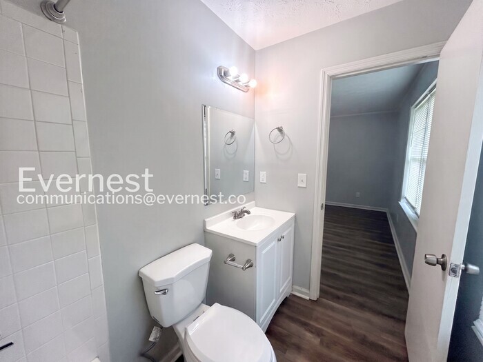 Building Photo - 5611 La Fleur Trail