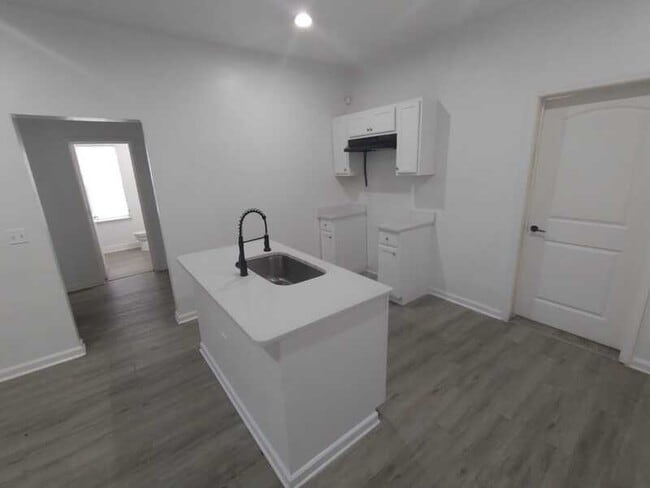 Building Photo - 4808 Silver St