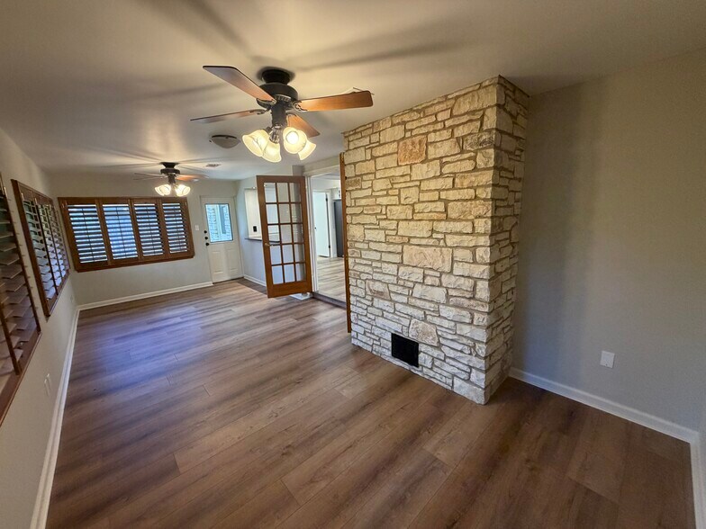 Building Photo - 2318 Tory Hl