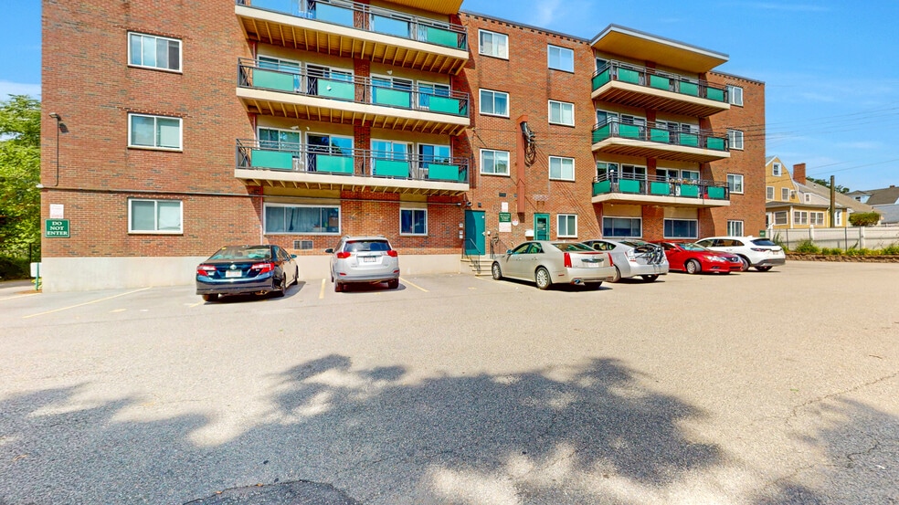 Building Photo - 525 Highland Ave
