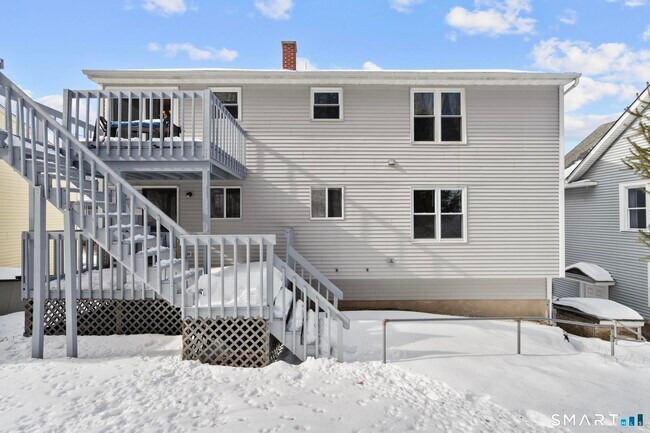 Building Photo - 35 Woodlawn Ave