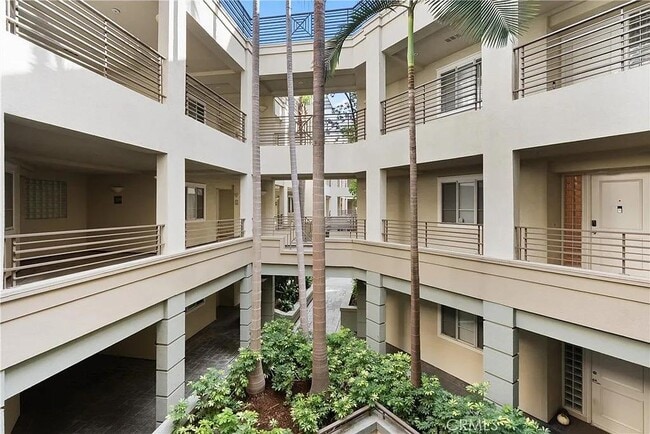 Building Photo - 2243 Martin