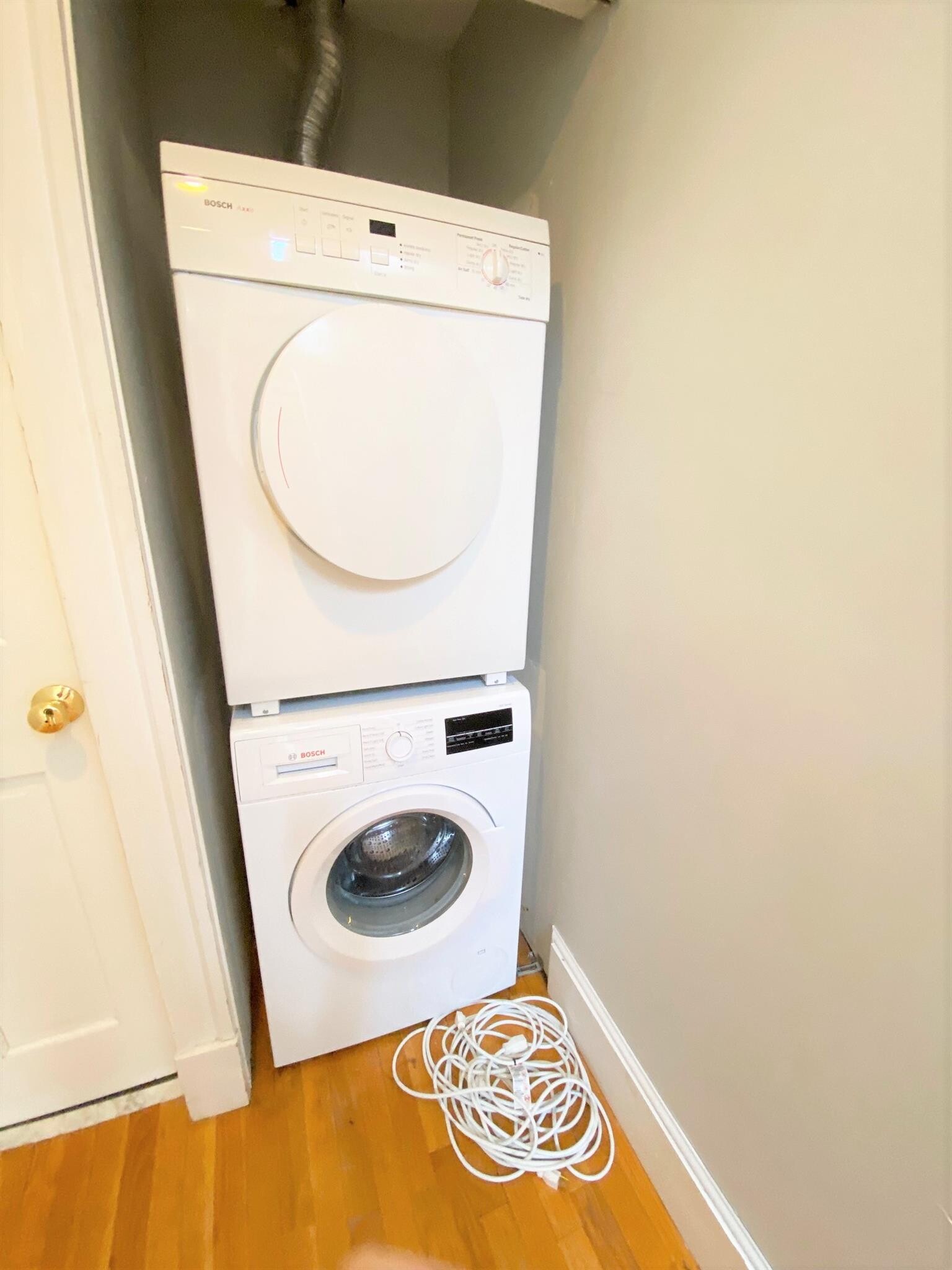 Building Photo - 24 Watson St