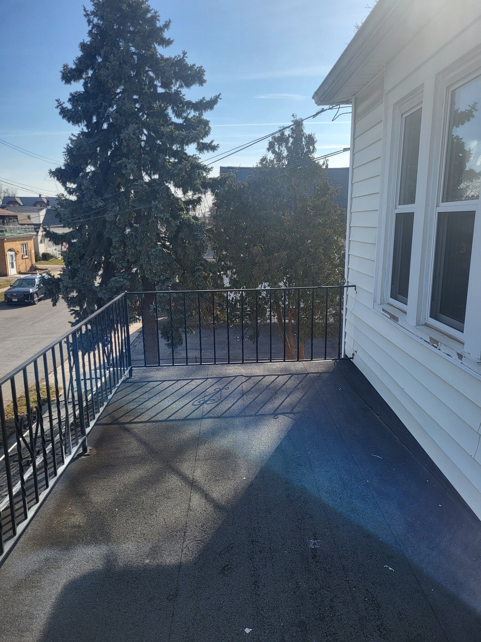Porch patio - 200 Crocker St