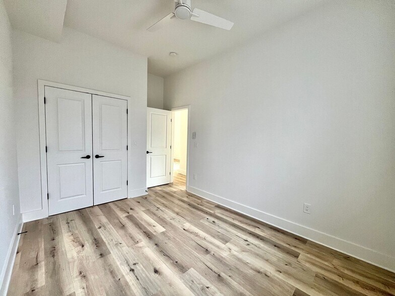 Building Photo - 1802 11th St NW