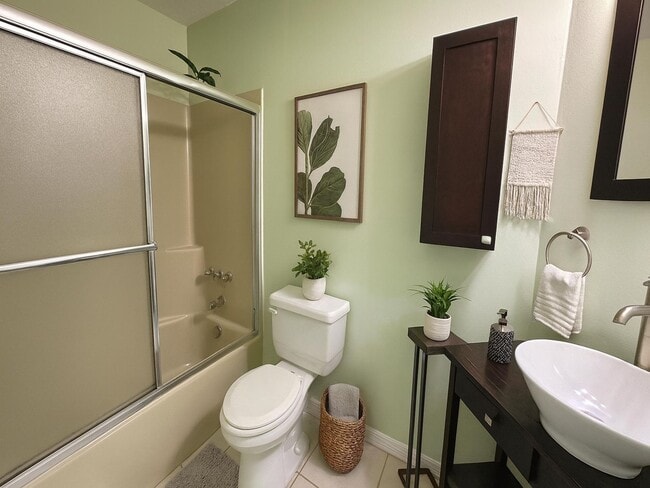 Building Photo - Charming 2BR 2BA Home w/  Full Appliance Suite • Fenced Yard • Driveway Parking in Miramar