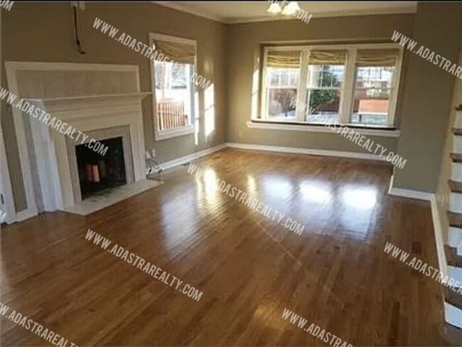 Building Photo - Amazing Brookside Home-Available in SEPTEM...