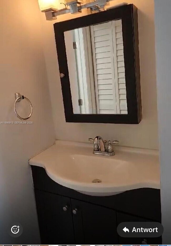 Building Photo - 2350 NE 135th St