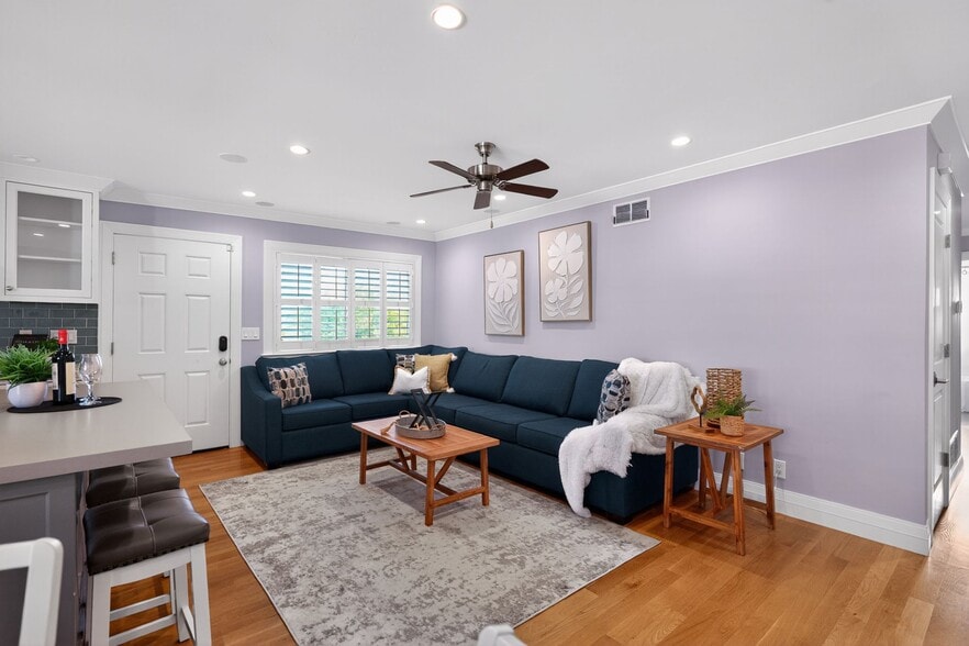 Building Photo - 2303 Saidel Dr