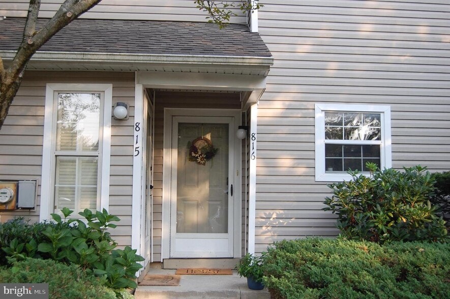 Entrance - 816 Reading Ct