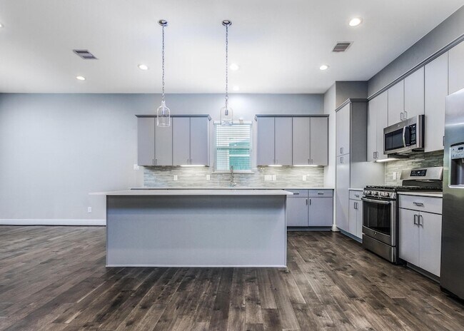 Building Photo - 8409 Hempstead Rd