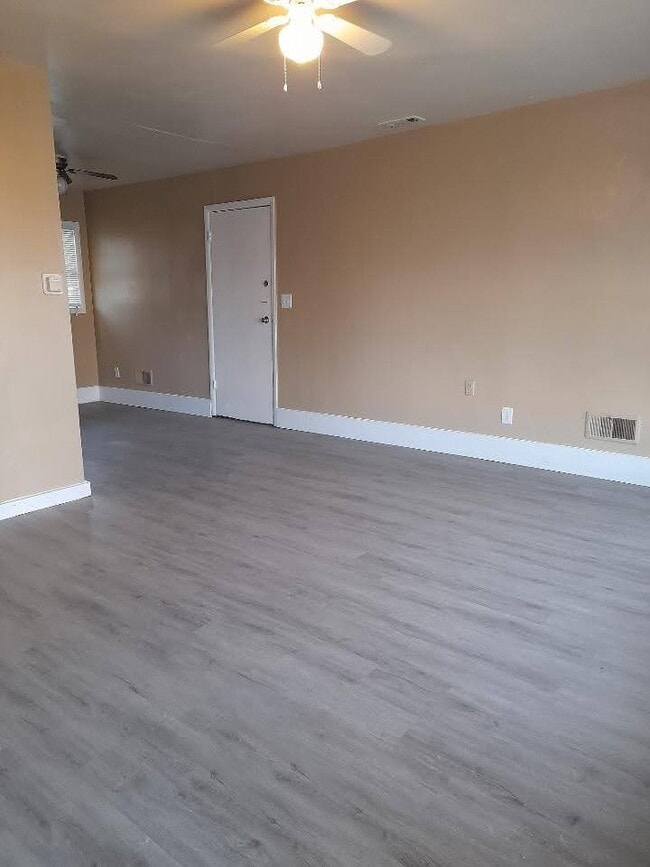 Building Photo - 8406 E 114th Terrace