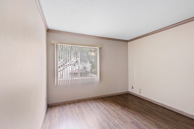 Building Photo - 5460 White Oak Ave