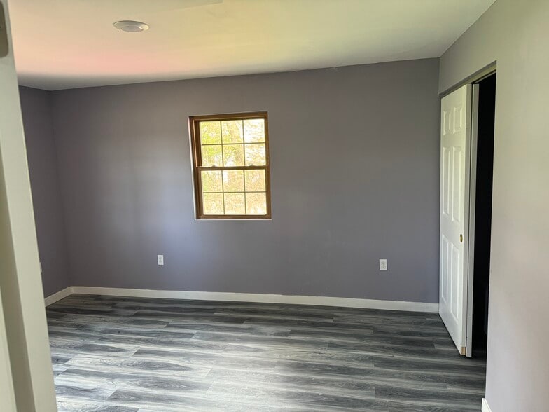 Building Photo - 1272 OH-131