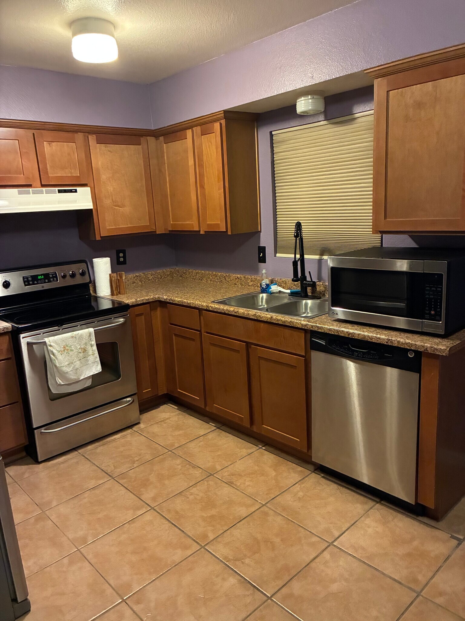 Building Photo - 1308 W 3rd St