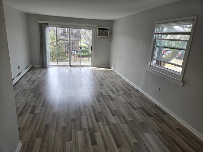 Building Photo - 639 Trace Dr