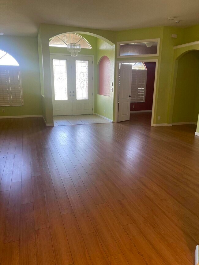 Building Photo - 1072 SW Castaneda Ln